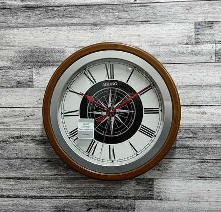 Zegar ścienny SEIKO QXA844B 35 cm róża wiatrów
